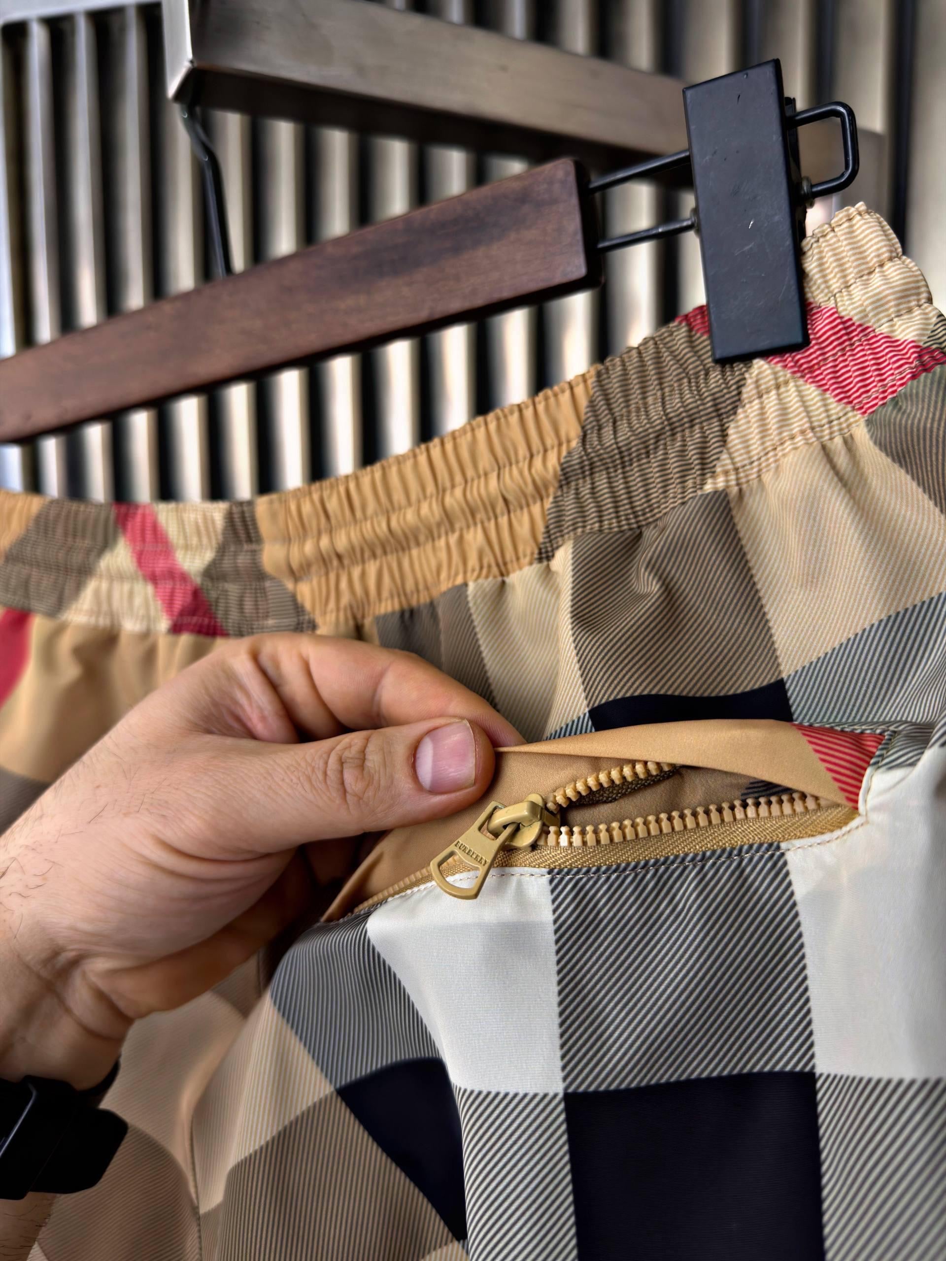 Burberry Deniz Şort