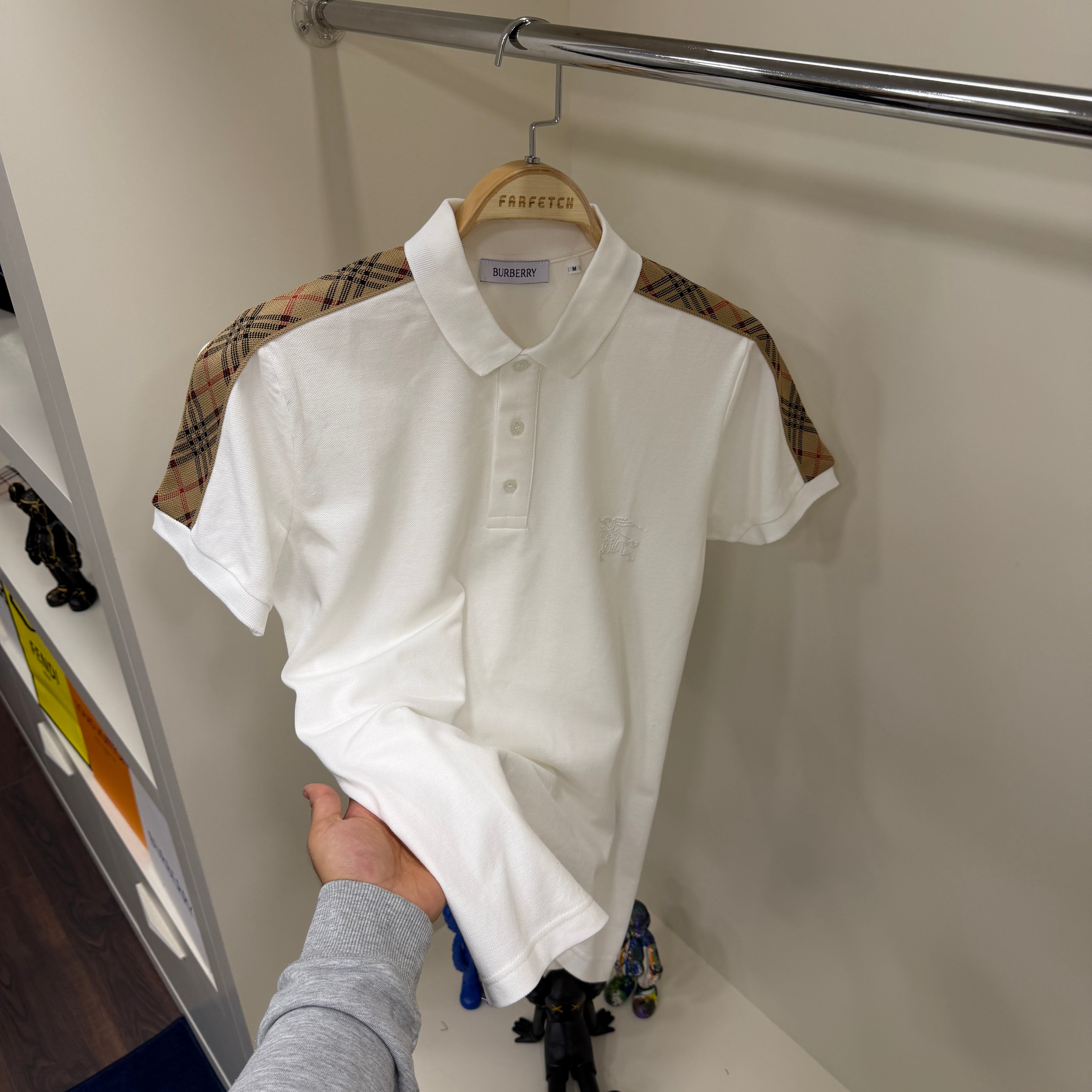 Burberry Omuz Detay Beyaz Polo Yaka Tshirt