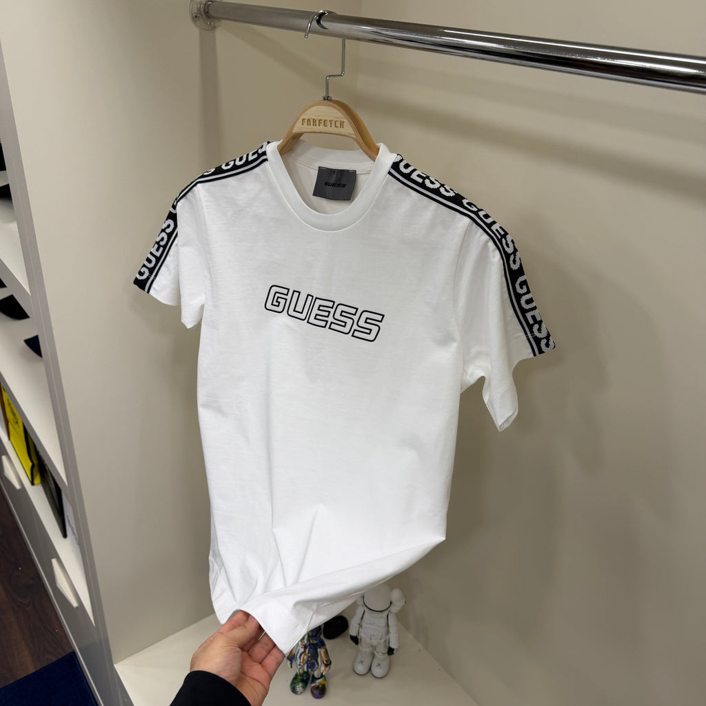 Guess Omuz Detay Baskı Beyaz T-Shirt