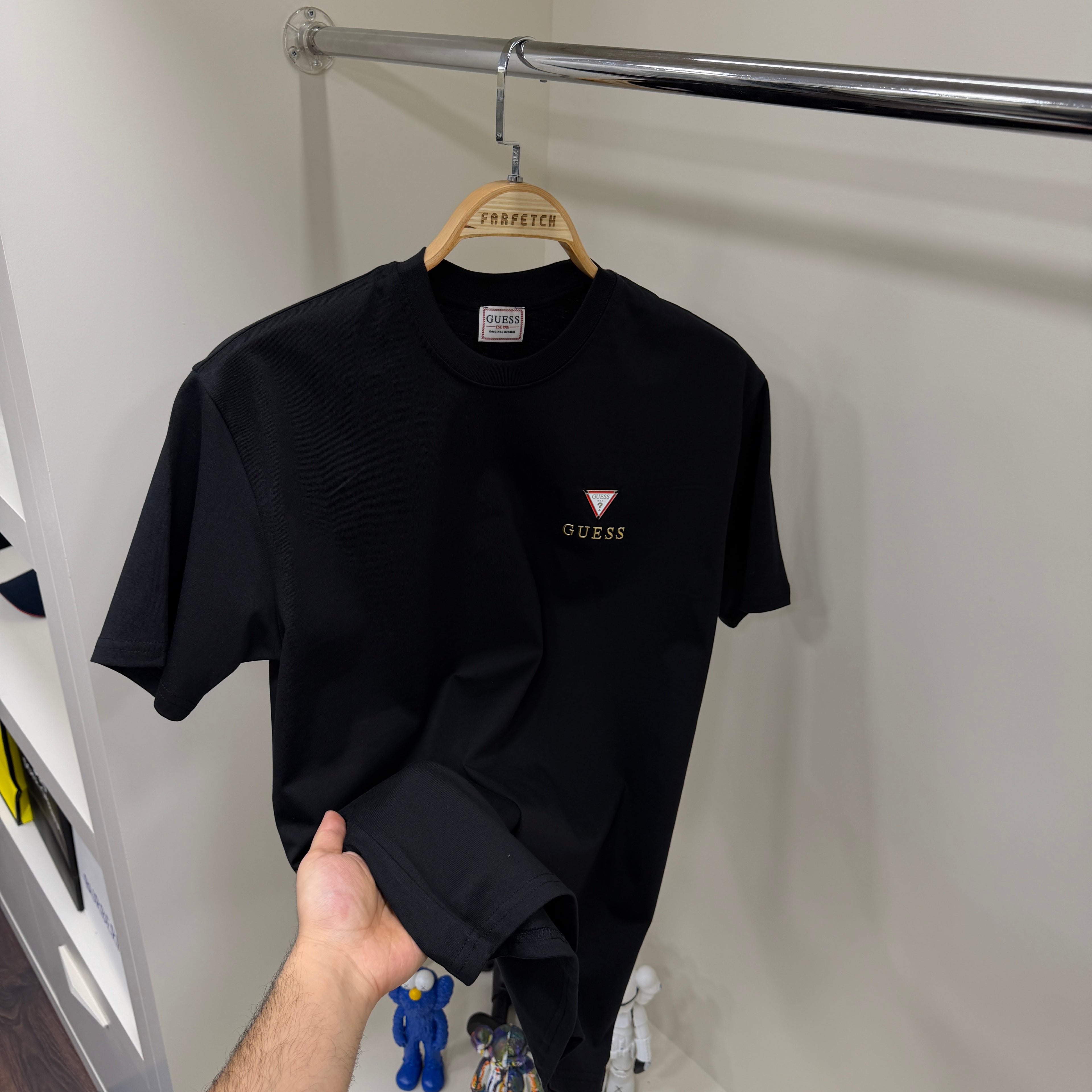 Guess Göğüs Detay Baskı Siyah T-Shirt
