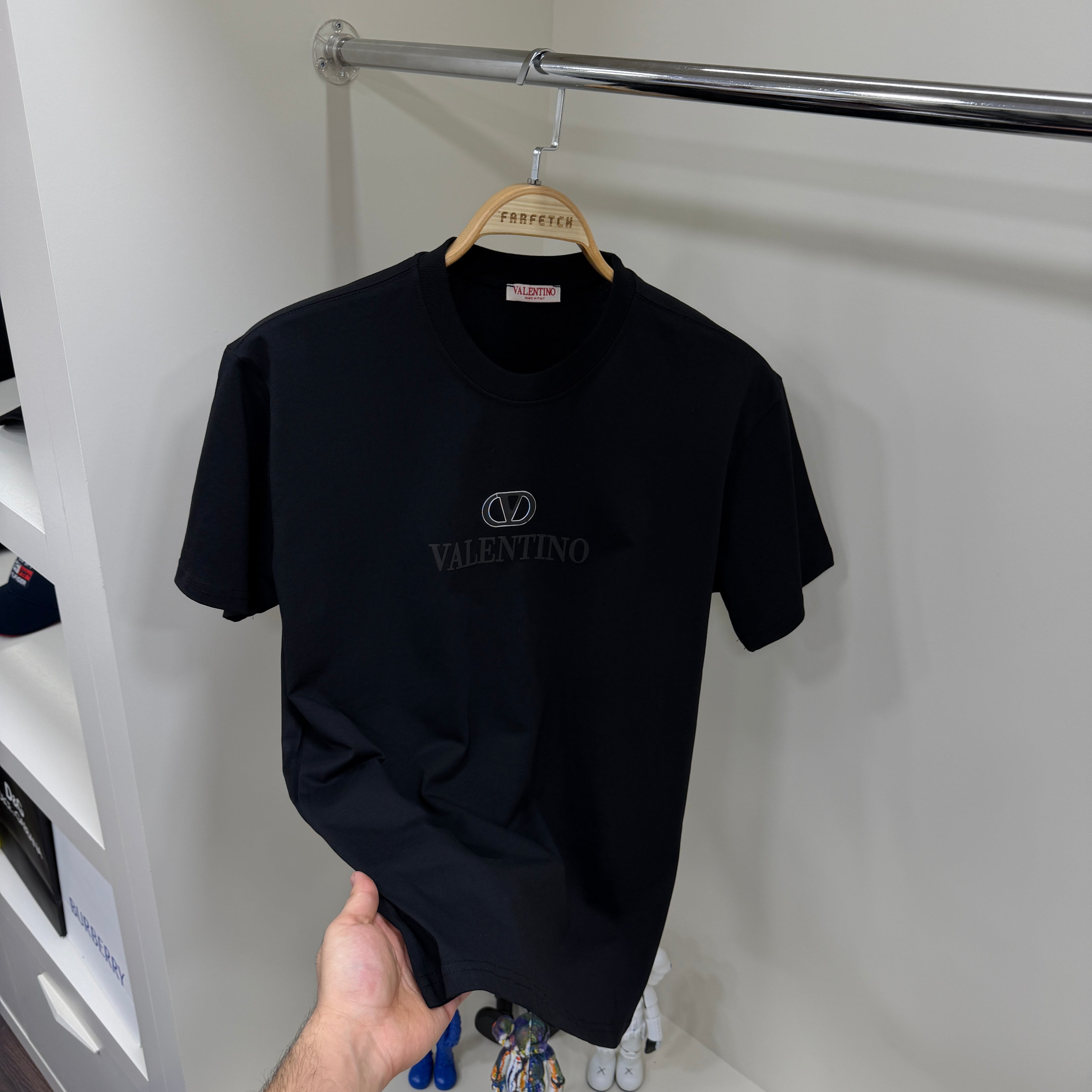 Valentino Göğüs Detay Siyah T-Shirt