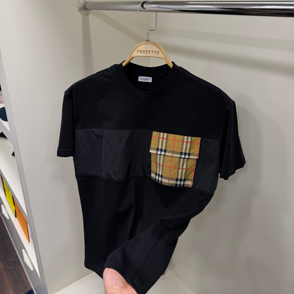 Burberry Cep Detay Siyah T-Shirt