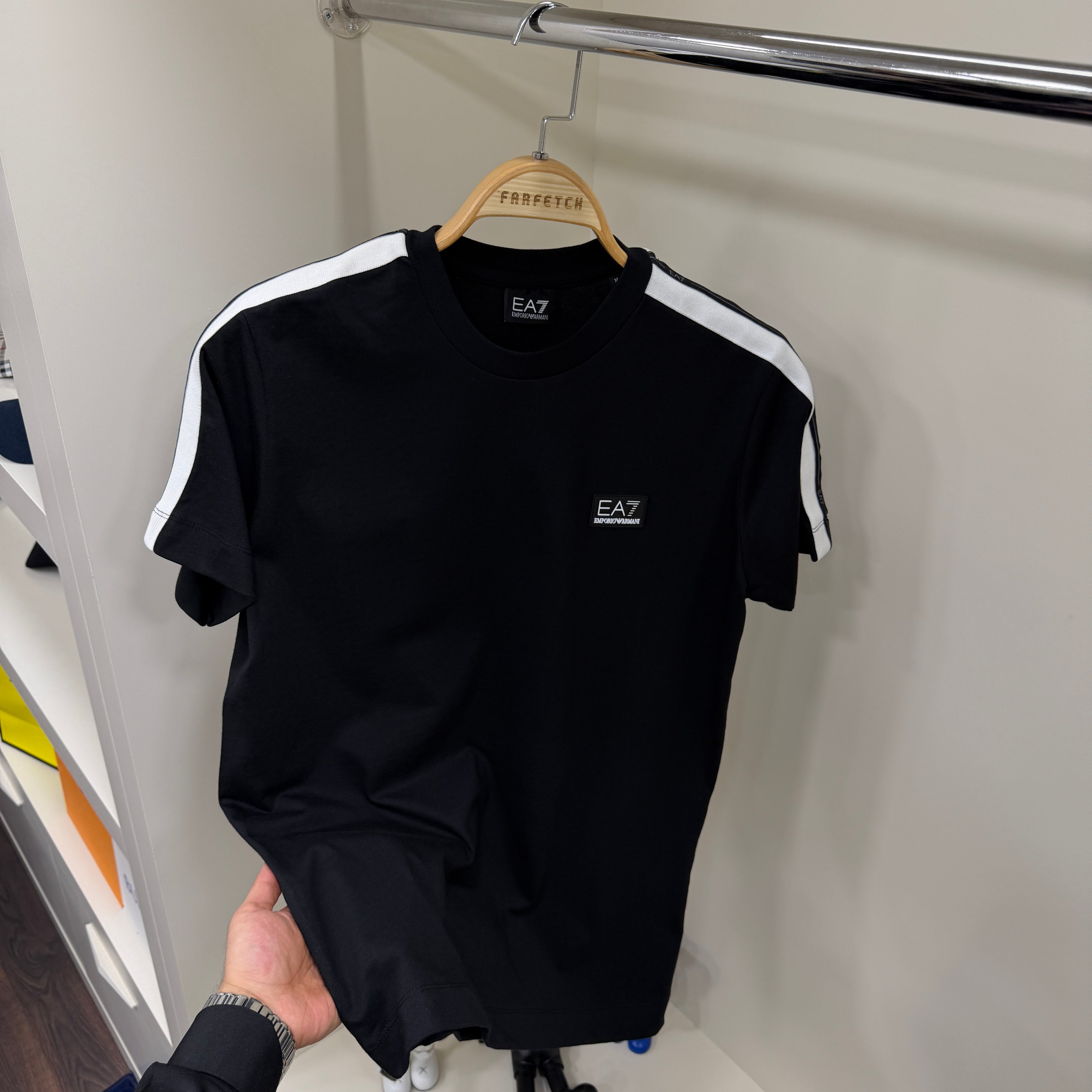 Emporio Armani  Omuz Detay Siyah T-Shirt
