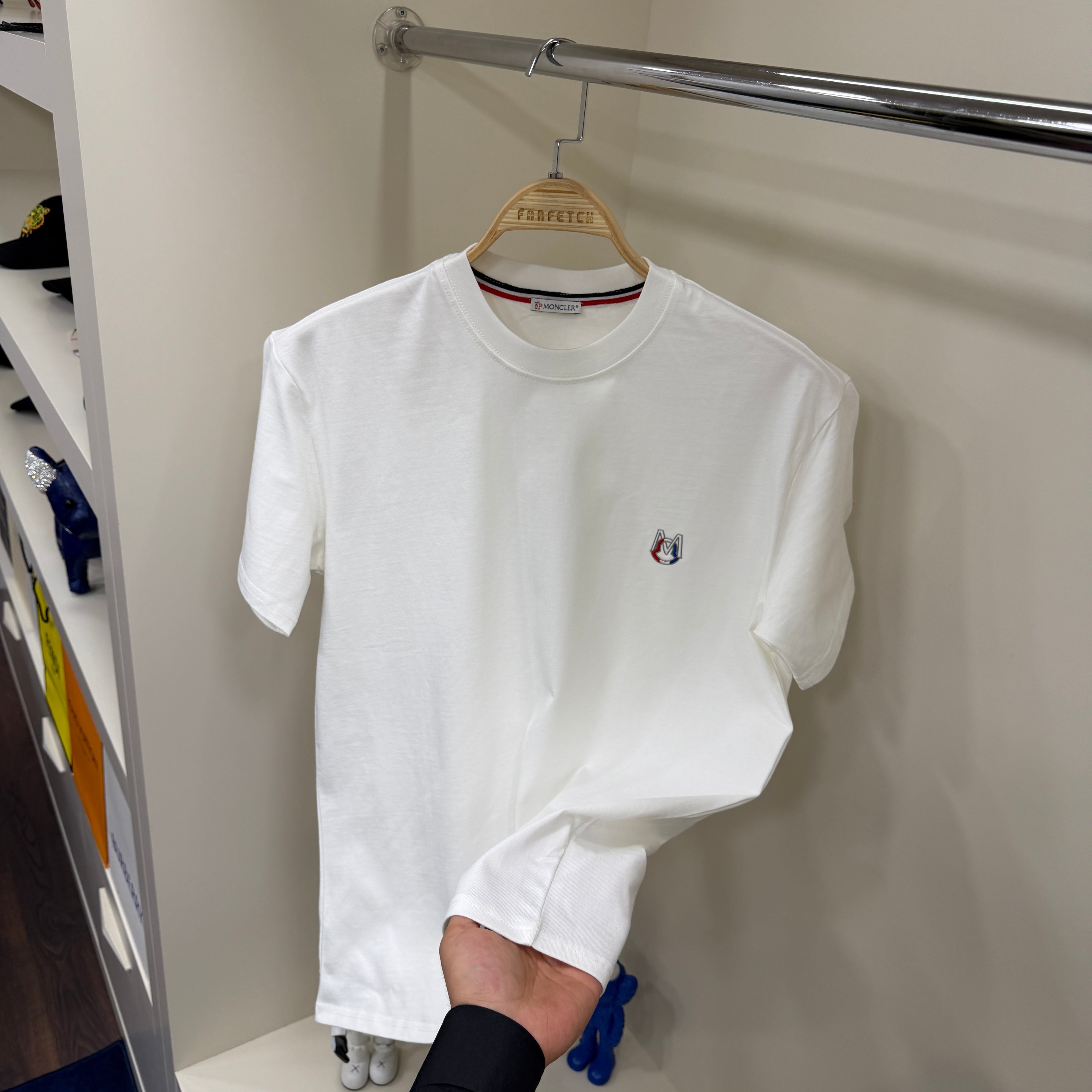 Moncler Küçük Logo Beyaz T-Shirt